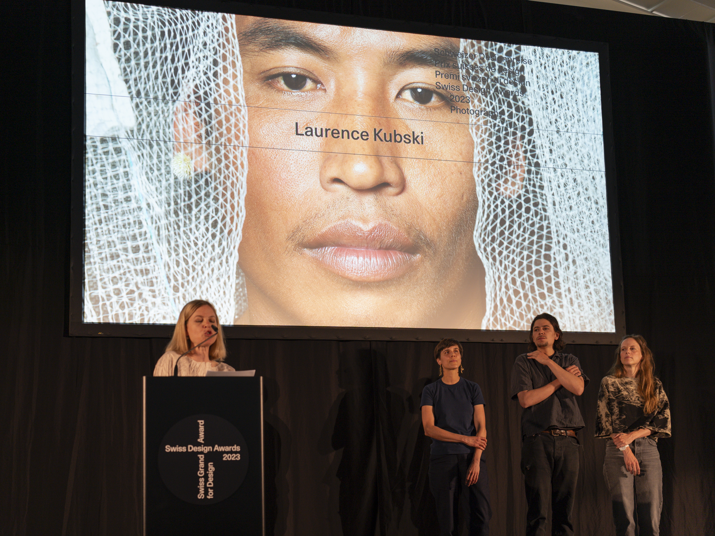 Nathalie Herschdorfer, president of the Federal Design Commission and the winners of the category photography (Kubski, Comar, Janes)